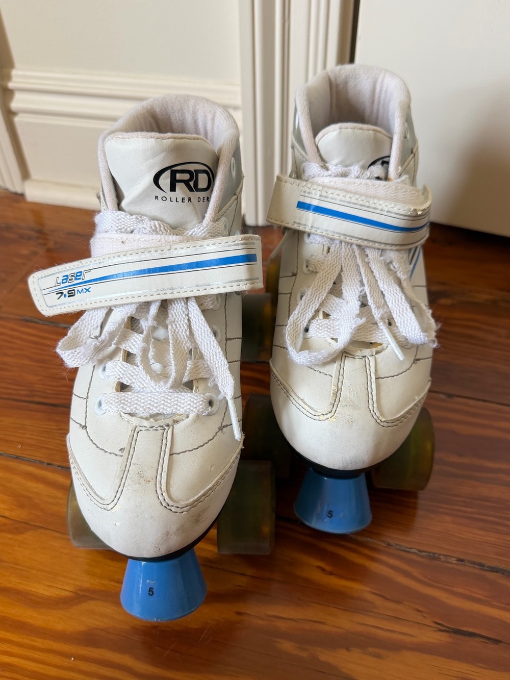 Roller Derby Kids White and Blue Laser 7.9 MX Quad Roller Skates